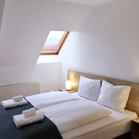 Tron 2 Apartmán