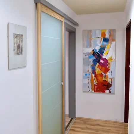 Tron 2 Διαμέρισμα *