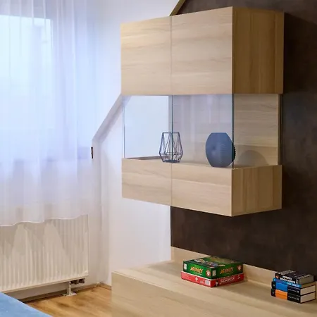 Apartment Tron 2