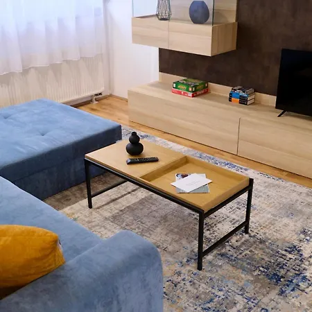 Apartmán Tron 2 *
