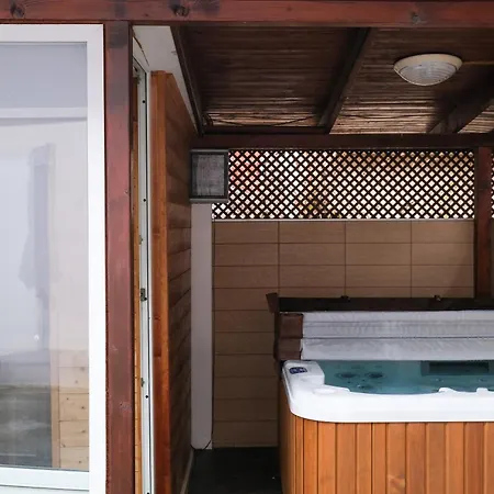 Διαμέρισμα Tron 2 *